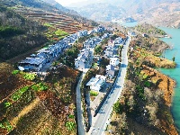 堵河绕姚坪，山水自成画。