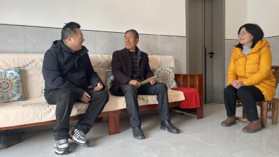 市政协副主席张清甫来我县开展春节走访慰问活动