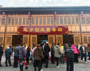 房县人社局：以招聘聚英才  激活返乡创业新动能