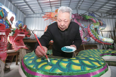 房县火龙“飞”出大山