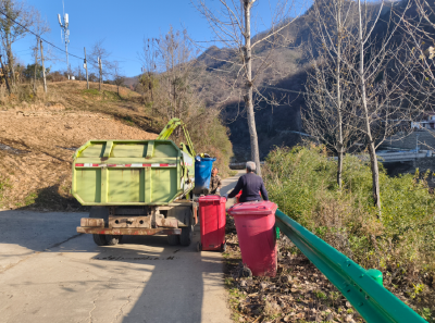 青峰镇：人居环境整治“擦亮”公路养护“新面貌”