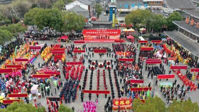 火龙翻飞闹元宵 非遗民俗祈丰年 房县2026年正月十三民间文艺大巡游盛况空前