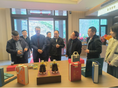 恩施州林业局粟勇一行到房县调研林业工作