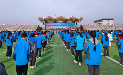 房县思源实验学校：三月春风润校园 雷锋精神永相传