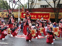 火龙翻飞闹元宵 非遗民俗祈丰年