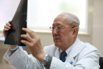 中共中央和习近平总书记欢迎并邀请中国国民党主席郑丽文率团来访