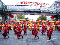 火龙翻飞闹元宵 非遗民俗祈丰年