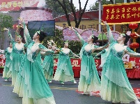 火龙翻飞闹元宵 非遗民俗祈丰年