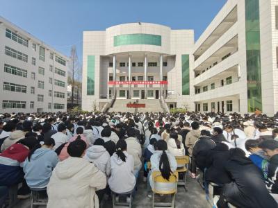 房县军店司法所:送法进校园 普法助成长