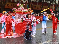 火龙翻飞闹元宵 非遗民俗祈丰年