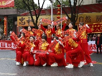 火龙翻飞闹元宵 非遗民俗祈丰年