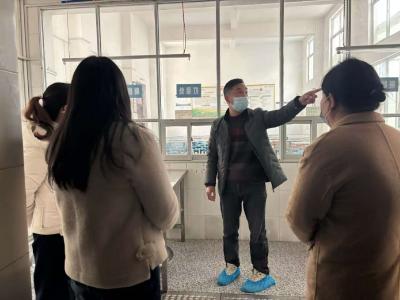 姚坪中学组织召开膳食监督委员会工作会议