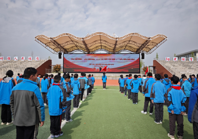 房县思源实验学校：交通安全进校园  文明出行记心间