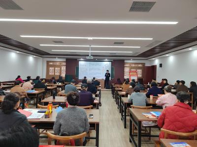 房县老年大学联合湖北银行房县支行 反诈宣讲守护“银发族”钱袋子