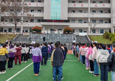 人民之心｜足迹里的政绩观