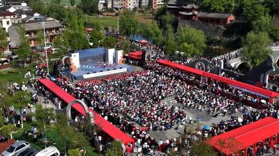 线下选购+线上直销 土特产品火出圈