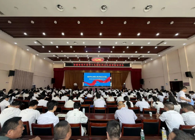 一场场动人的宣讲，延续他未走完的乡土路