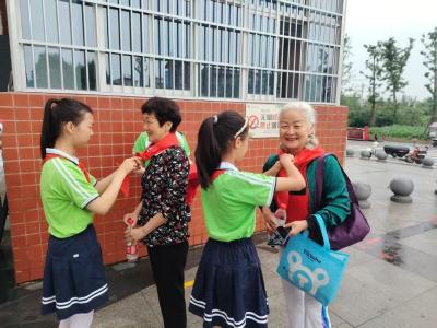 房县关工委走进天明小学开展思想道德教育实践活动