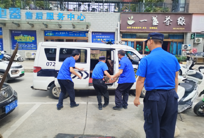向“私设路障”亮剑 为城市文明护航——房县开展道路清障专项整治行动