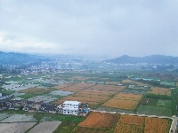 阡陌纵横，良田万顷