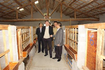 辛盛鹏一行来恩施州检查工作