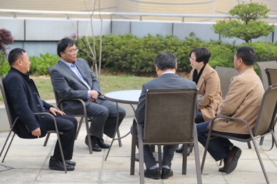 州图书馆赴省文化厅和省图书馆参观学习