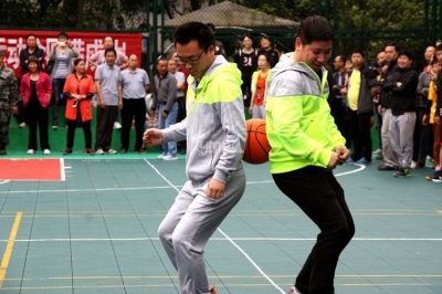 鹤峰县举办第五届趣味运动会 