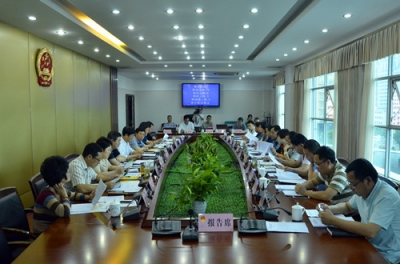 来凤县第十六届人大常委会第四十七次会议召开