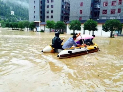 刘芳震到来凤咸丰检查督办防汛救灾工作