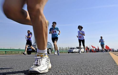 宣恩全民健身长跑迎“七一”