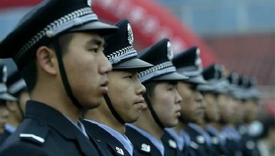 巴东县政法系统扎实开展“警容警貌、警风警纪、辅助人员”三大专项治理活动