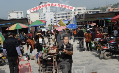 建始破难攻坚提升城市功能 民众幸福指数节节高