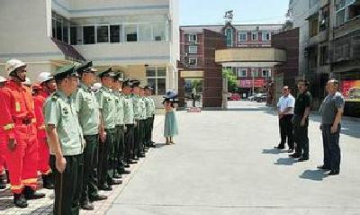 恩施州政协委员程光凡在恩施市消防大队组织召开政协提案办理工作见面会