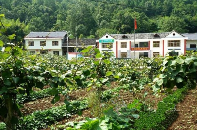  建始旅游助力店子坪村当代红色旅游示范基地建设