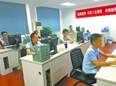 探访高招录取现场:8步产生大学生 3高校追加招生计划