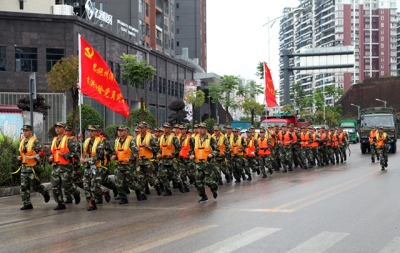 恩施州城120名消防官兵奋战抗洪排险一线