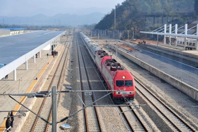 州铁路办赴省铁投集团就观光铁路项目进行沟通衔接