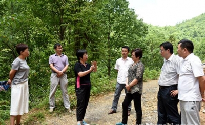 周静赴恩施市调研硒资源保护与开发工作