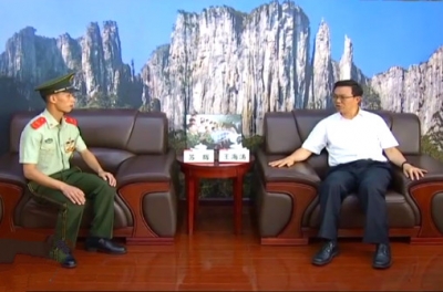 视频 | 王海涛看望参加抗洪救灾的消防战士