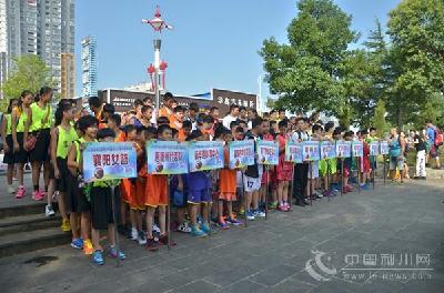 118名湖北省篮球U12夏令营集训队员接受爱国主义教育