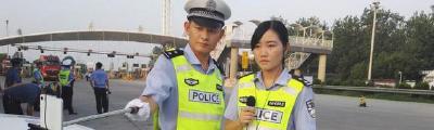 美女交警直播“首秀”12万网友“强势”围观