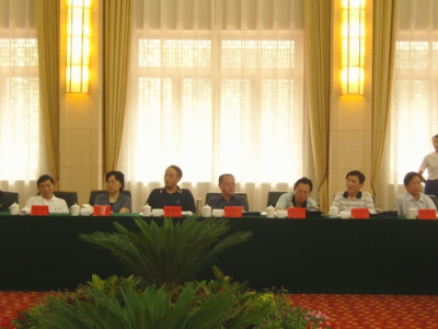 恩施州县市人大常委会办公室主任座谈会召开