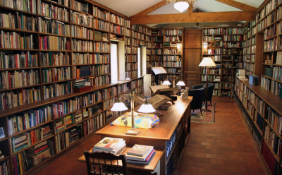 书香育人满城乡