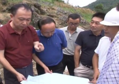 视频 | 刘芳震强调项目建设不忘绿色 产业发展不忘百姓