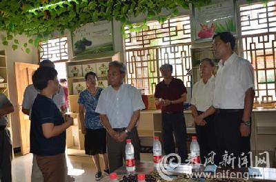 农业部副部长张桃林到来凤调研