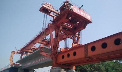 湖北汉十高铁架设首孔箱梁 计划2019建成通车