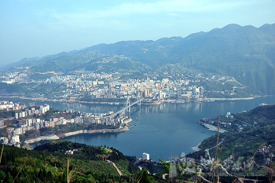 巴东召开第十七届人大常委会第三十三次会议