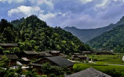 湖南麻阳县政协组团到咸丰县考察