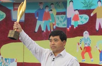 《中国民族》杂志社派记者采访新愚公