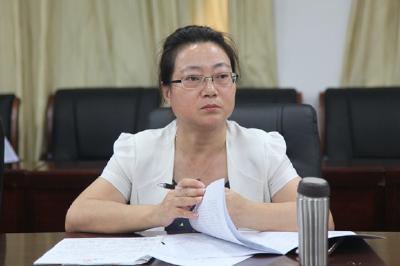 省地税局党组成员、副局长何小平深入恩施州调研